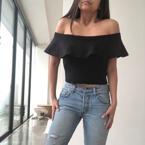 Aritzia Babaton Off the shoulder ruffle blouse